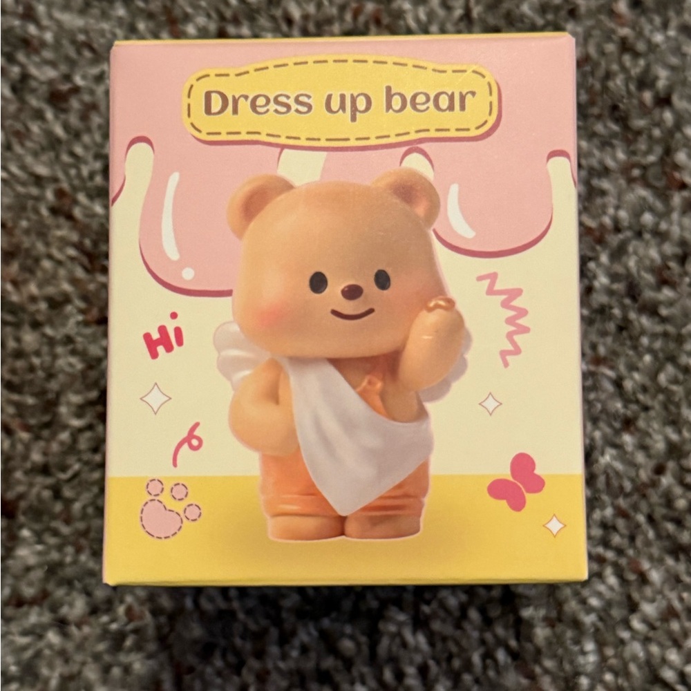 **Free Gift!** Dress Up Bear blind box
